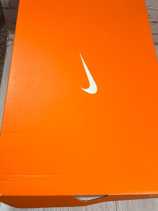 NIKE VOMERO 18 ROAD RUNNING SHOE (10) main image 11